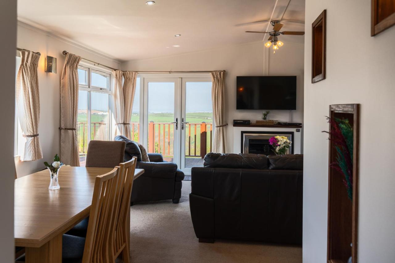 Finest Retreats - Serendipity Lodge Torpoint Bagian luar foto