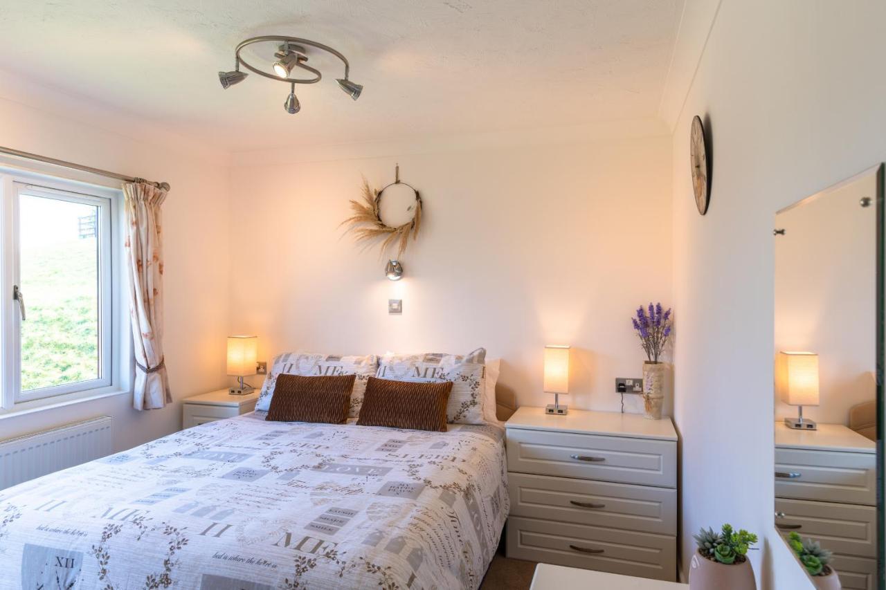 Finest Retreats - Serendipity Lodge Torpoint Bagian luar foto