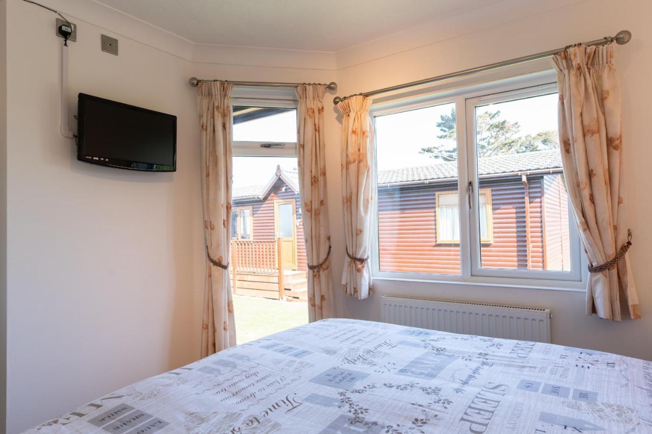 Finest Retreats - Serendipity Lodge Torpoint Bagian luar foto